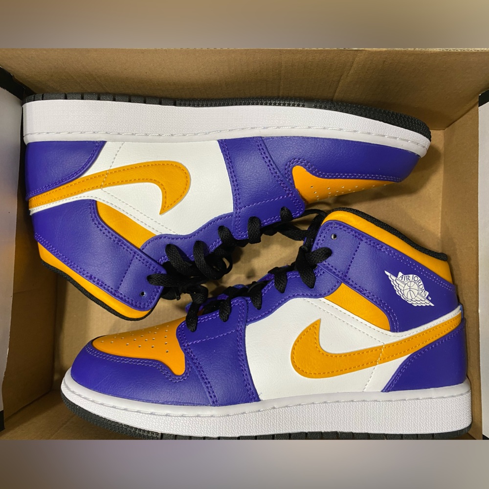 Air Jordan 1 Mid